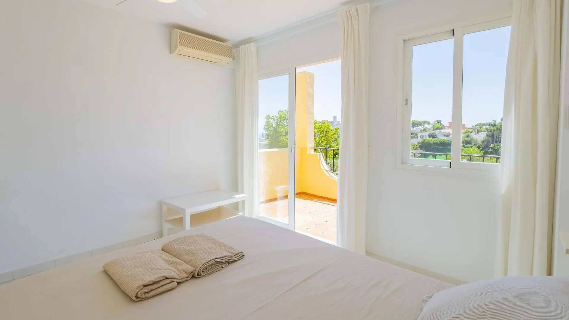 Cubo'S Tennis Paradise Duplex Sitio de Calahonda 0*,  Spain