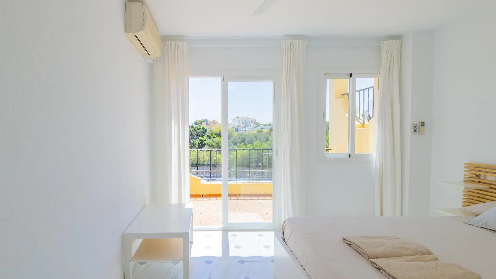 Cubo'S Tennis Paradise Duplex Sitio de Calahonda Apartment